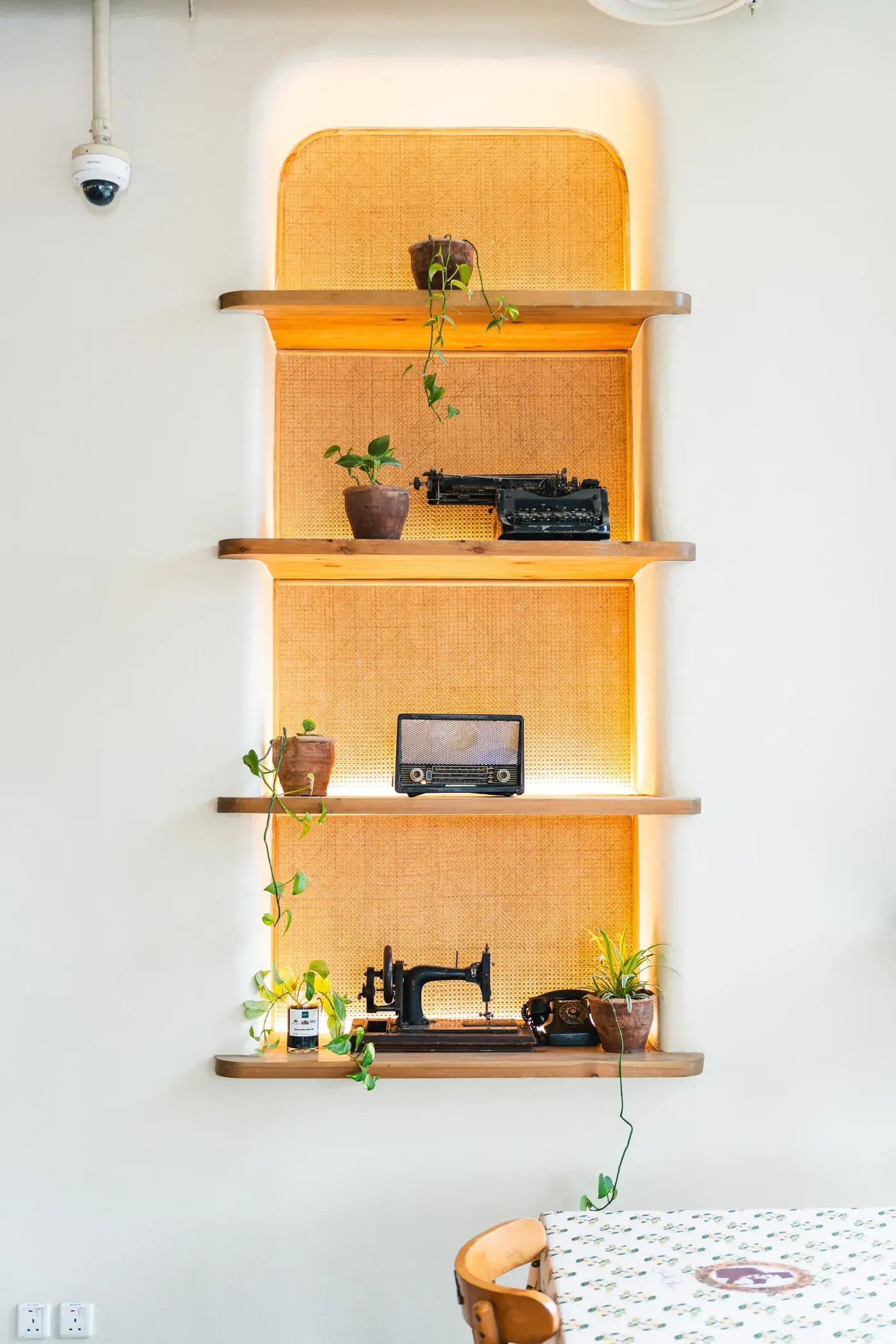 Arched niches with plants and old objects, Al Falamanki Riyadh